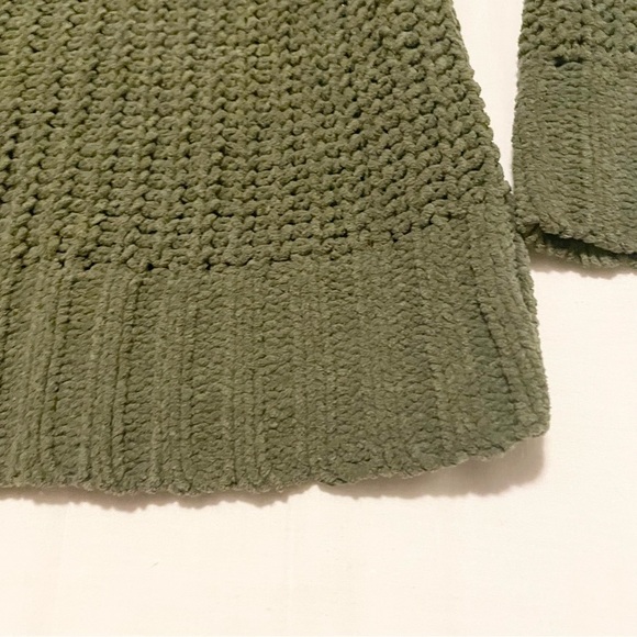 Hollister Green Turtleneck Sweater Women’s Size XS - Picture 13 of 15